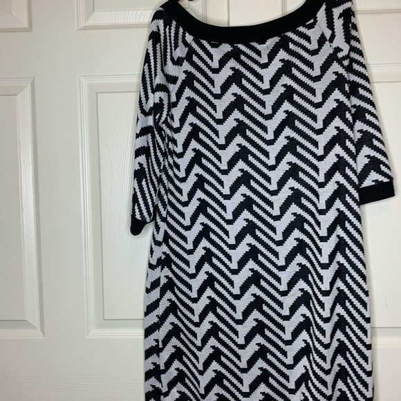 Black/white Geo Print tunic dress - Picture 2 of 4